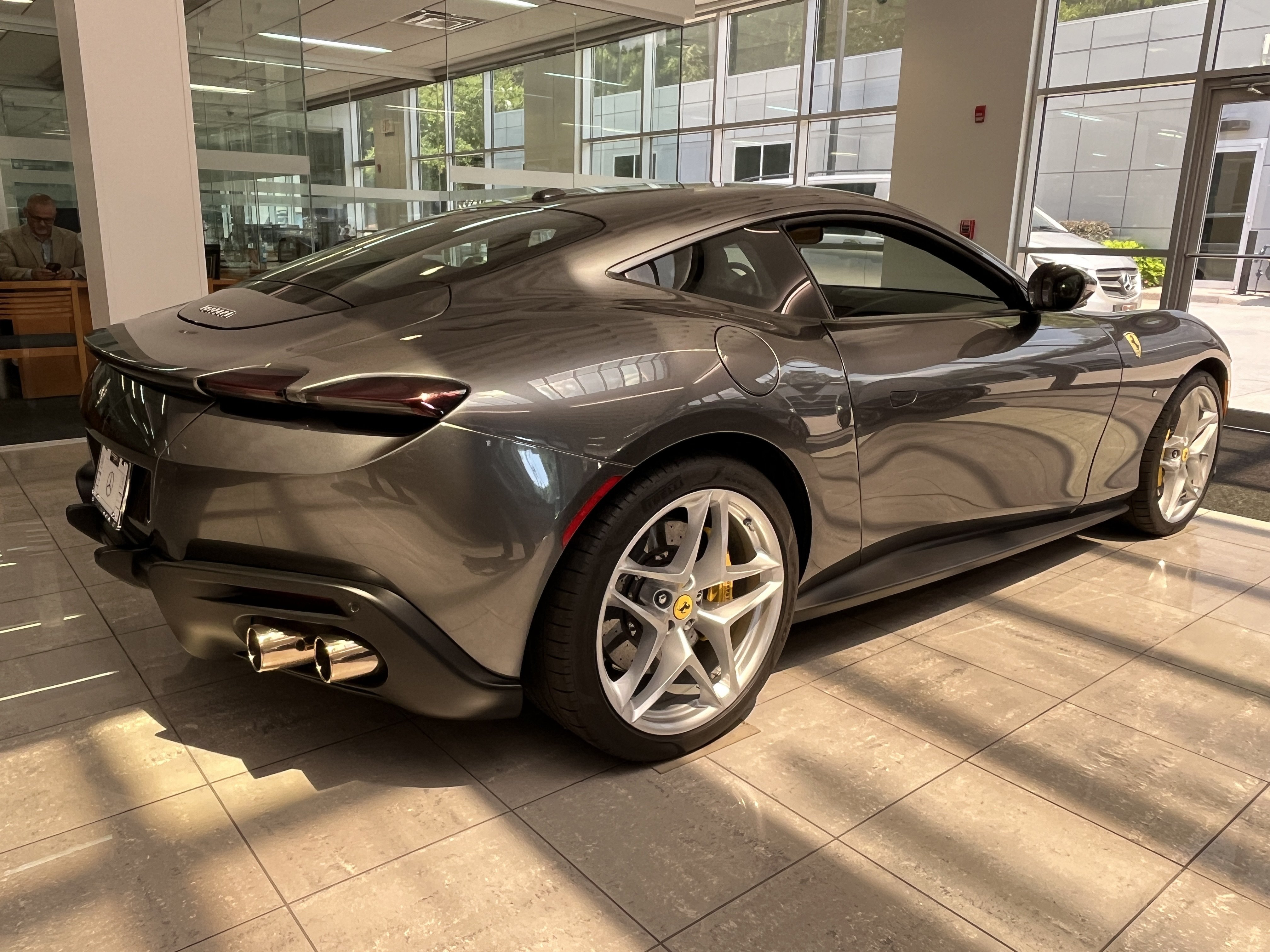 Used 2022 Ferrari Roma RWD image 6