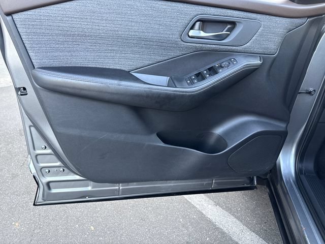 Used 2023 Nissan Rogue SV FWD image 10