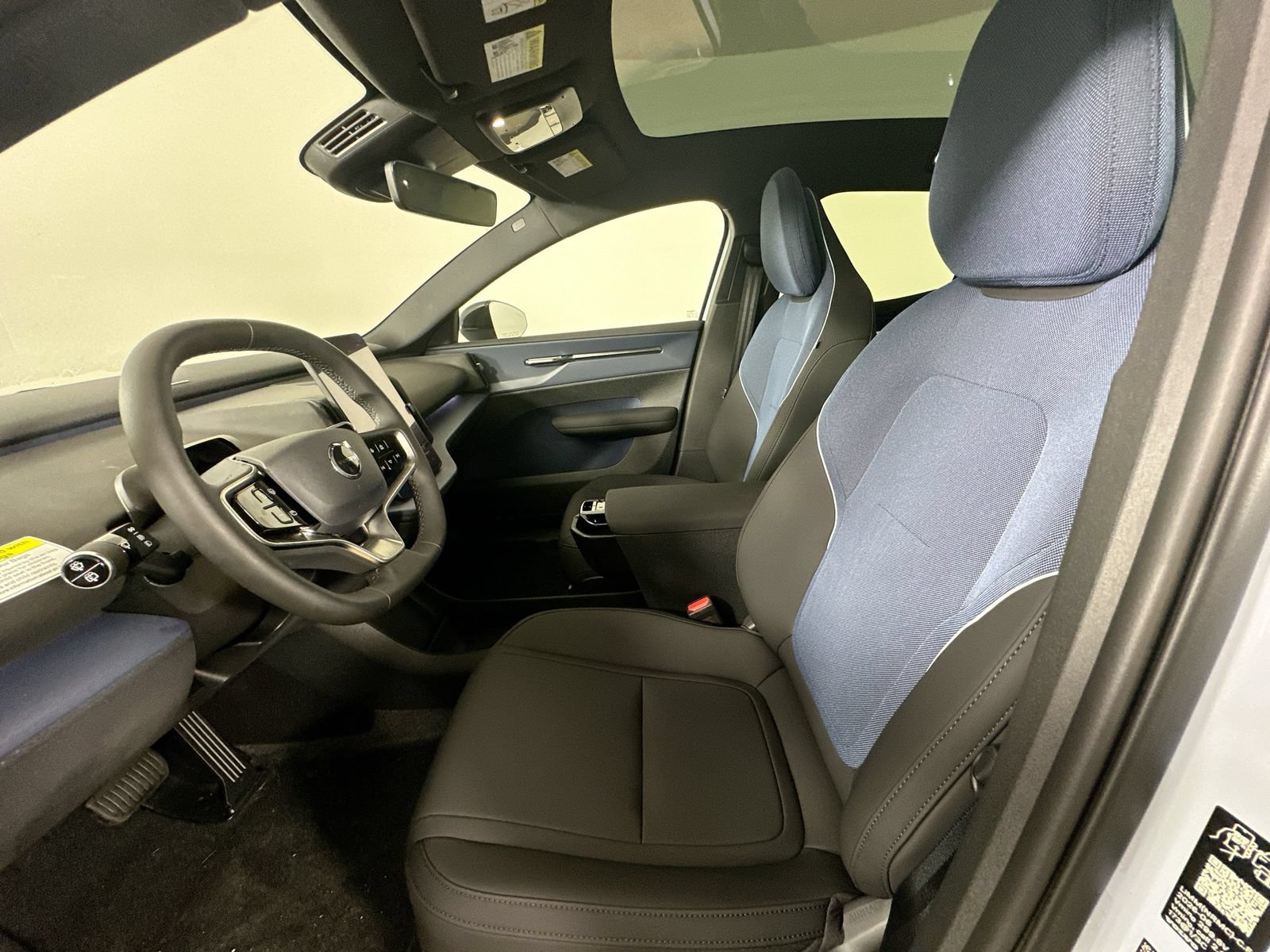New 2026 Volvo EX30 Ultra w/ Protection Package Premier AWD/4WD image 28