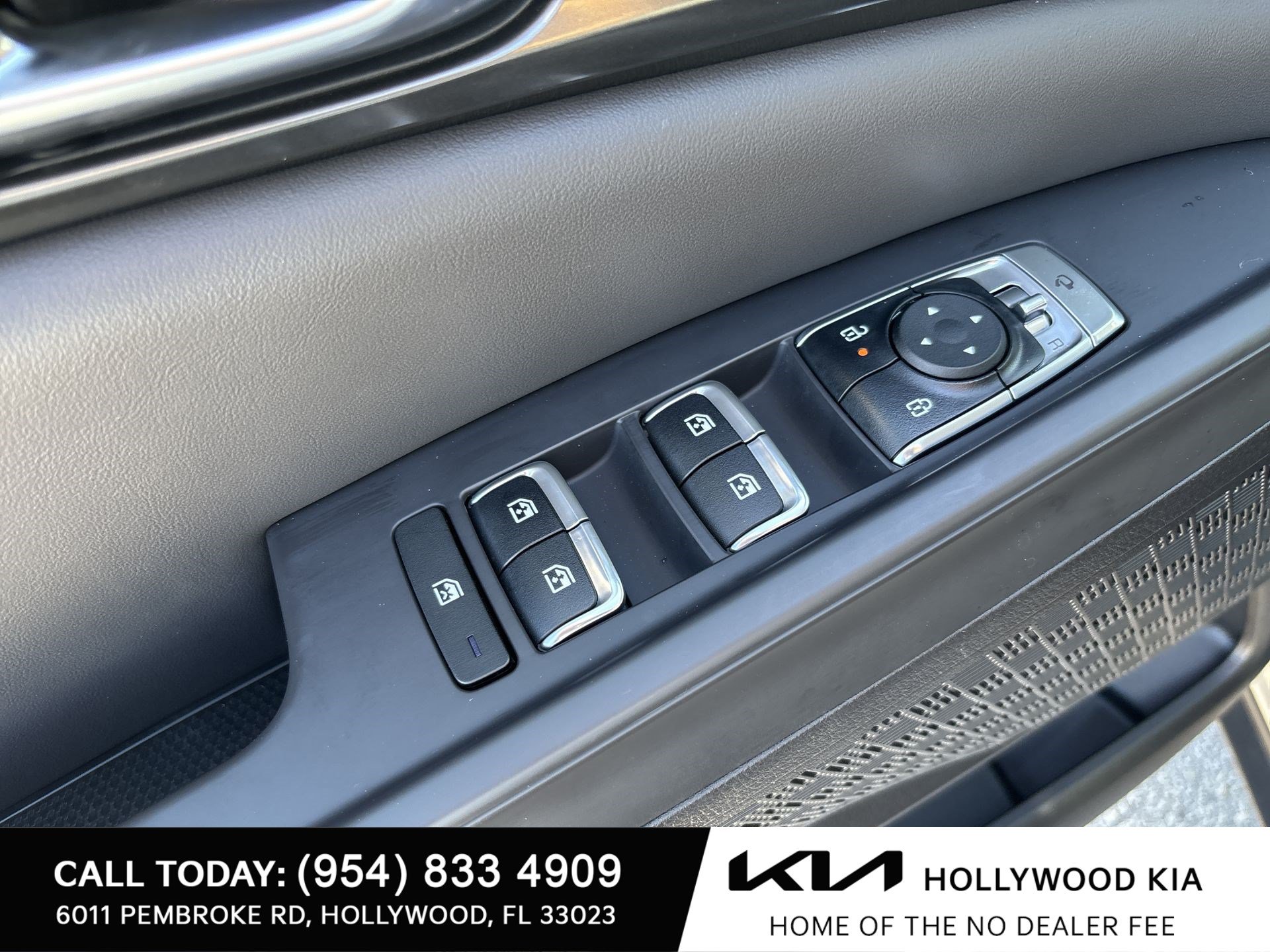 Used 2026 Kia Carnival SX FWD image 15
