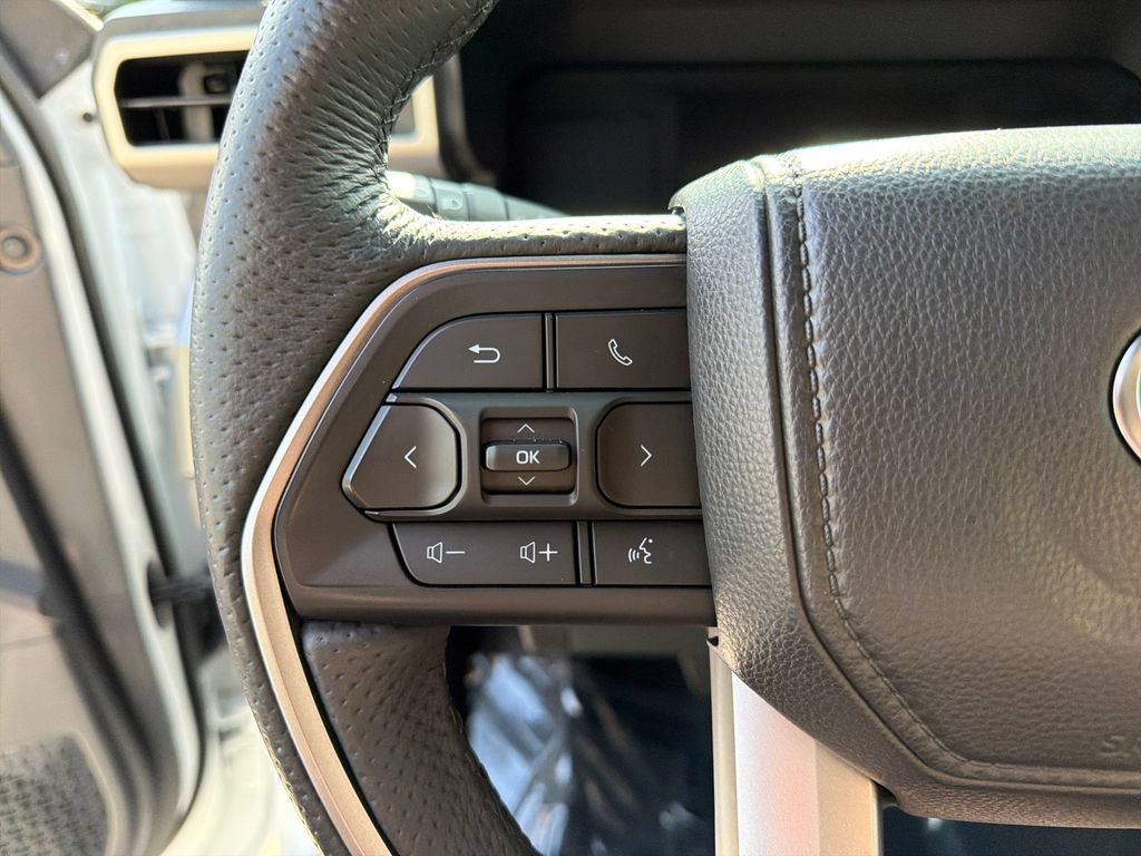 Used 2025 Toyota Tacoma SR5 w/ SR5 Upgrade Package AWD/4WD image 21