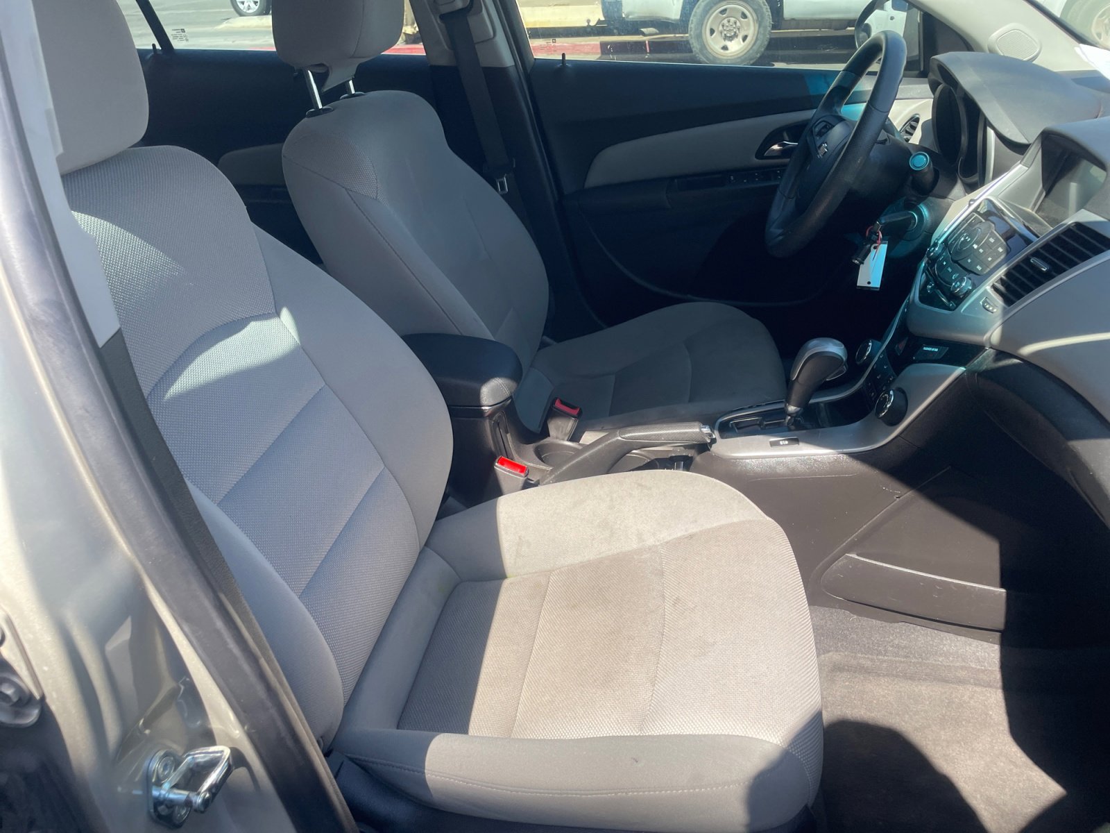Used 2015 Chevrolet Cruze LT w/ Technology Package FWD image 29