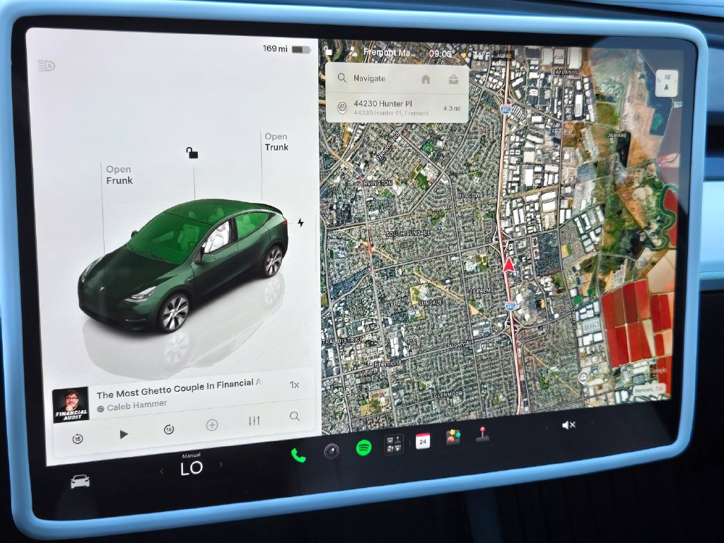 Used 2024 Tesla Model Y Long Range AWD/4WD image 21