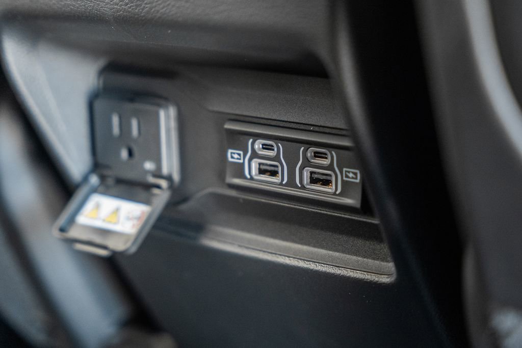 New 2025 Jeep Grand Cherokee Laredo X w/ Luxury Tech Group I image 31