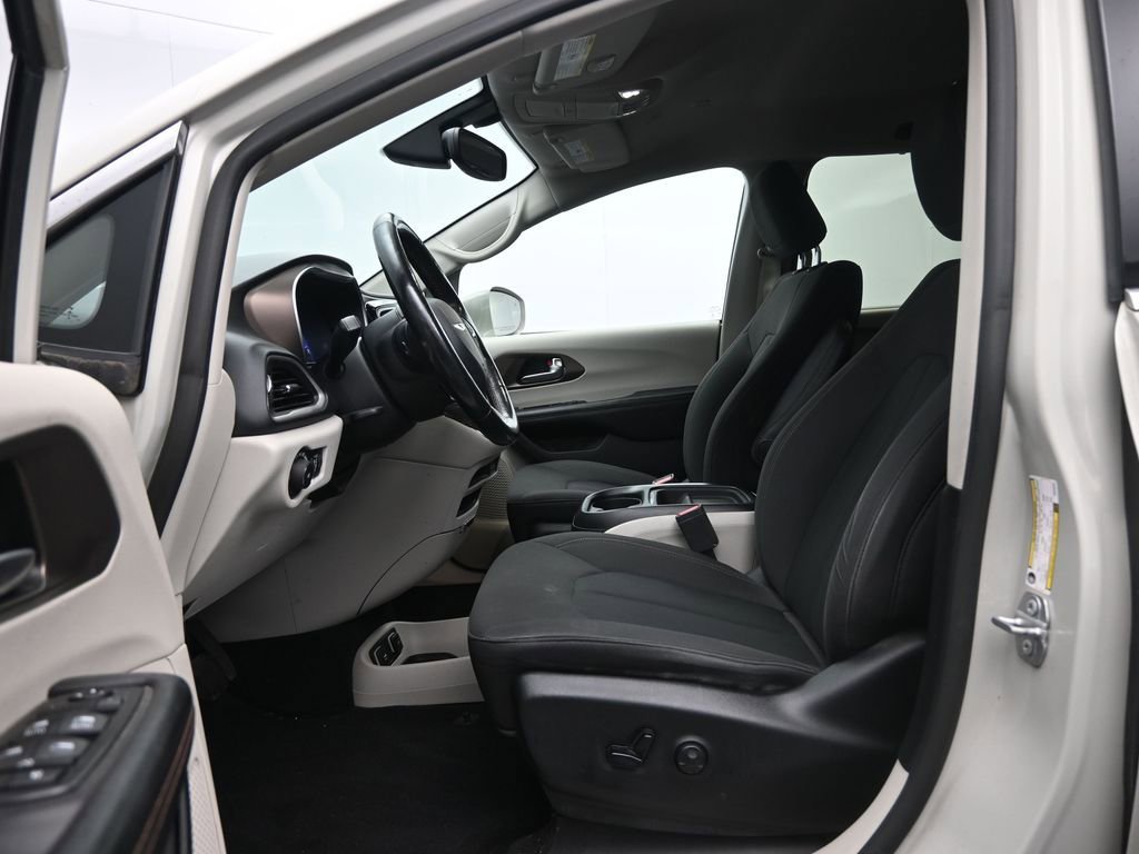 Used 2019 Chrysler Pacifica Touring Plus w/ Cold Weather Group image 24