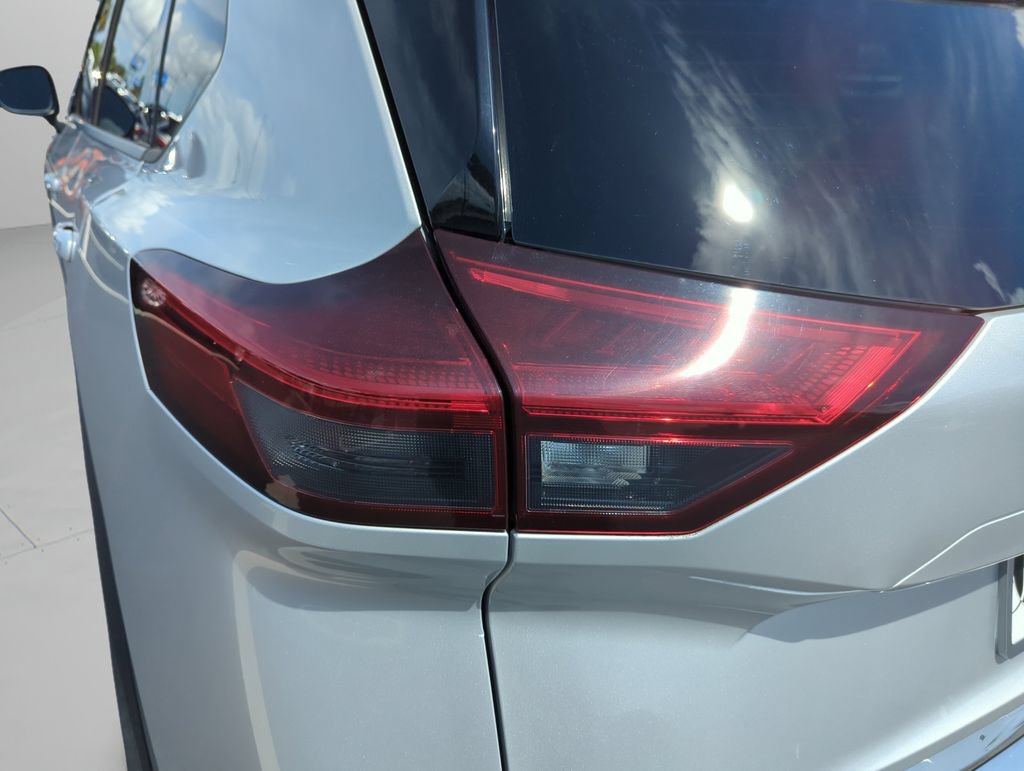 Certified 2021 Nissan Rogue Platinum FWD image 48