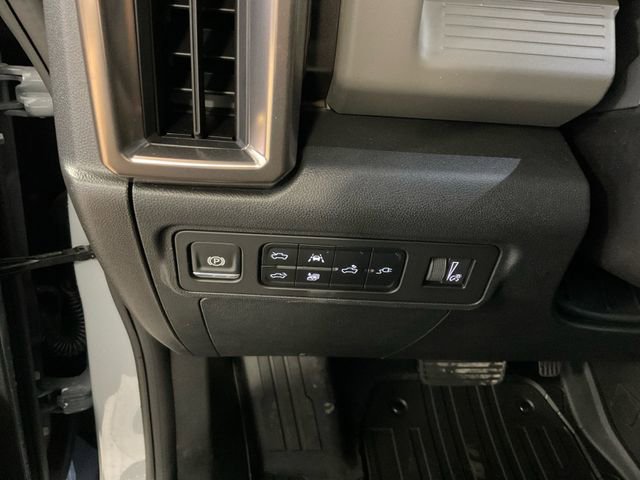 Used 2025 GMC Hummer EV 2X w/ LPO, Illumination Package image 18