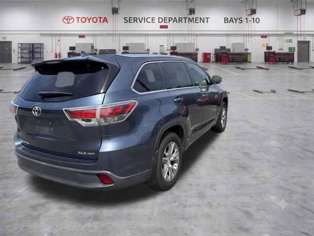 Used 2015 Toyota Highlander XLE AWD/4WD image 12