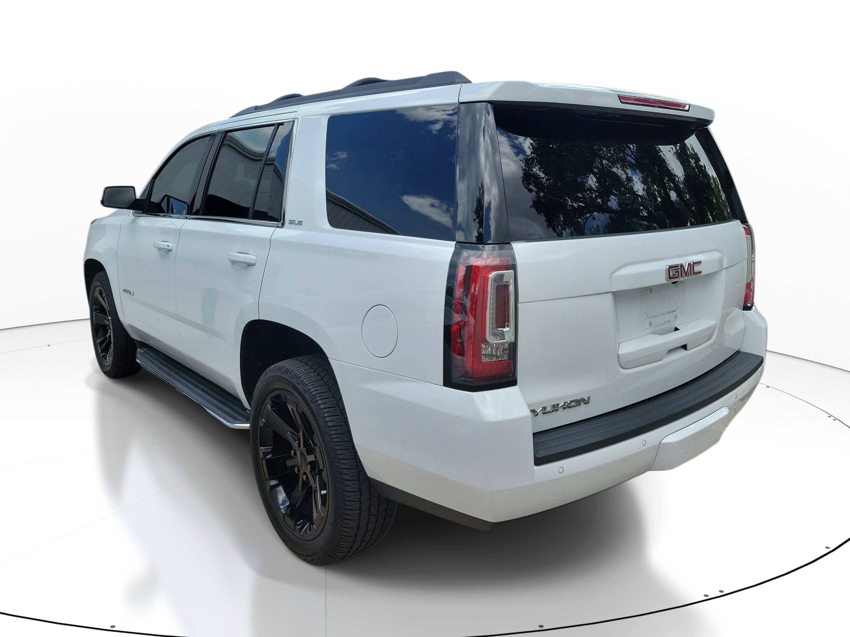 Used 2019 GMC Yukon SLE w/ Convenience Package RWD image 4