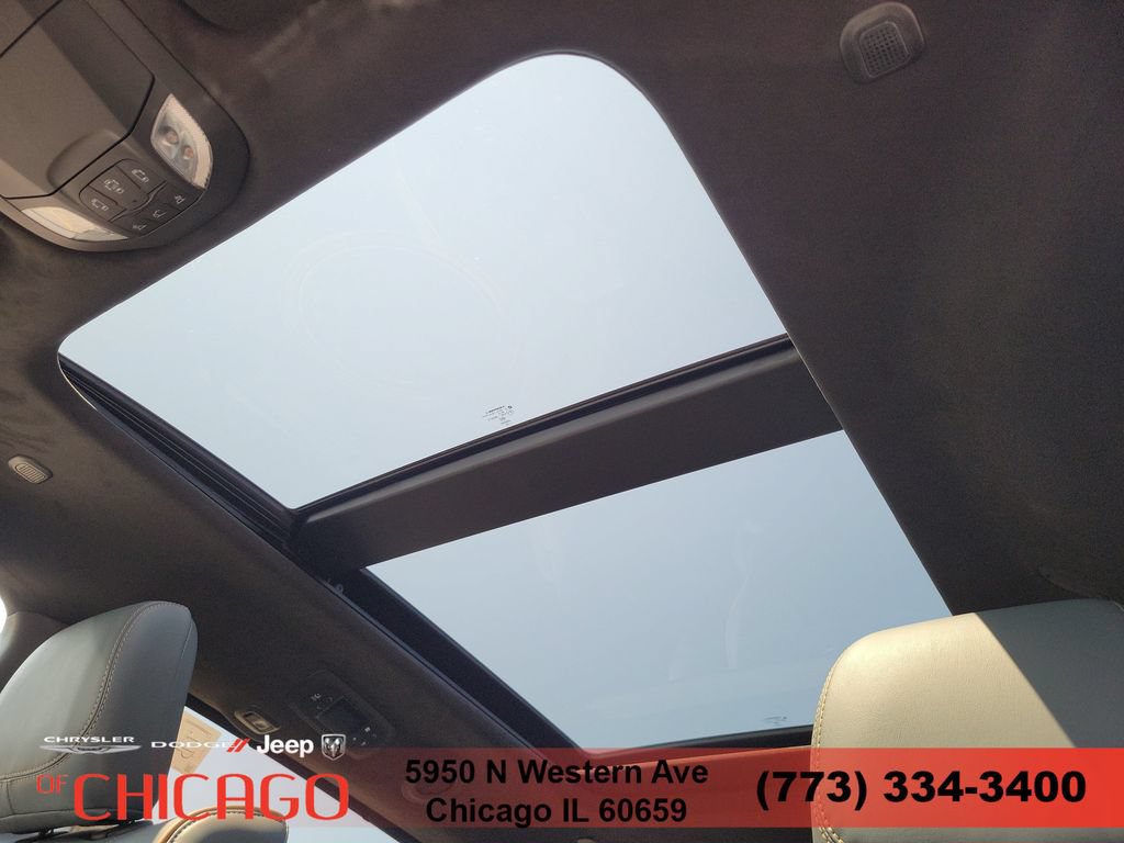 New 2027 Chrysler Pacifica Pinnacle w/ Theater Group AWD/4WD image 17