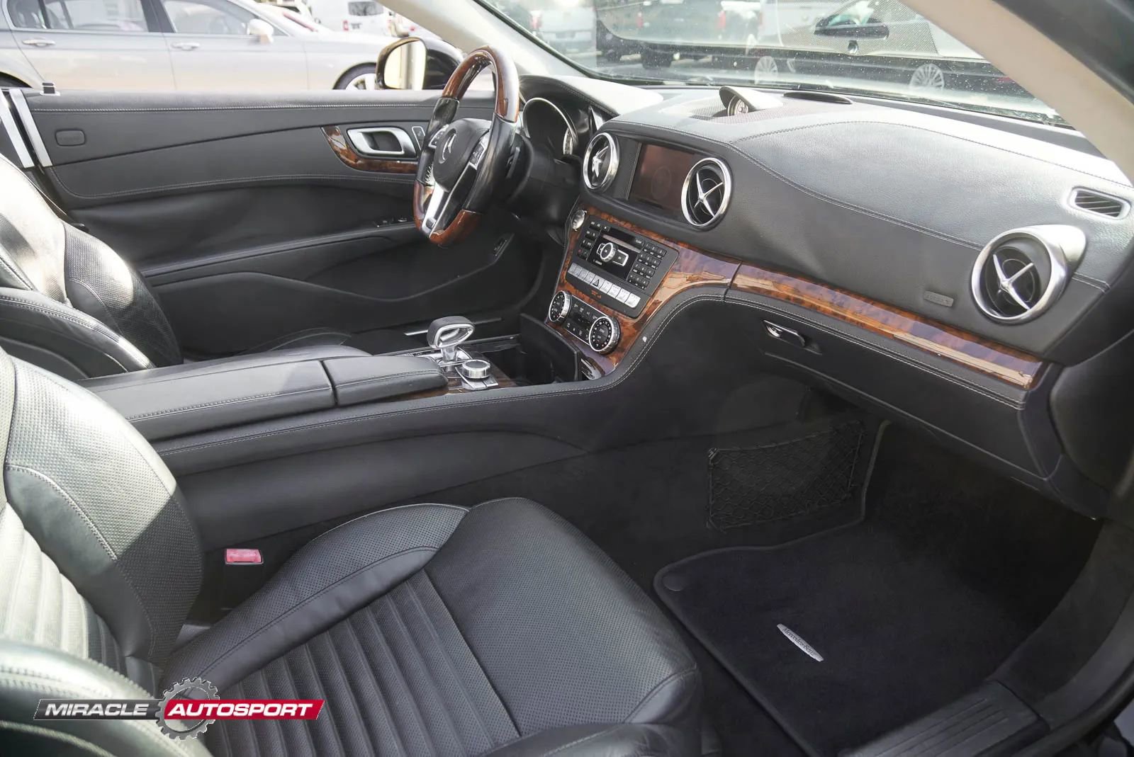 Used 2013 Mercedes-Benz SL 550 w/ Premium Pkg image 29