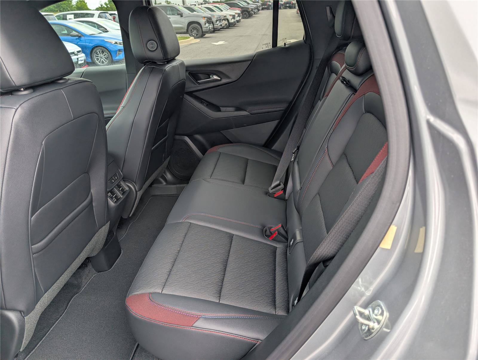 New 2026 Chevrolet Equinox RS w/ Convenience Package III AWD/4WD image 10