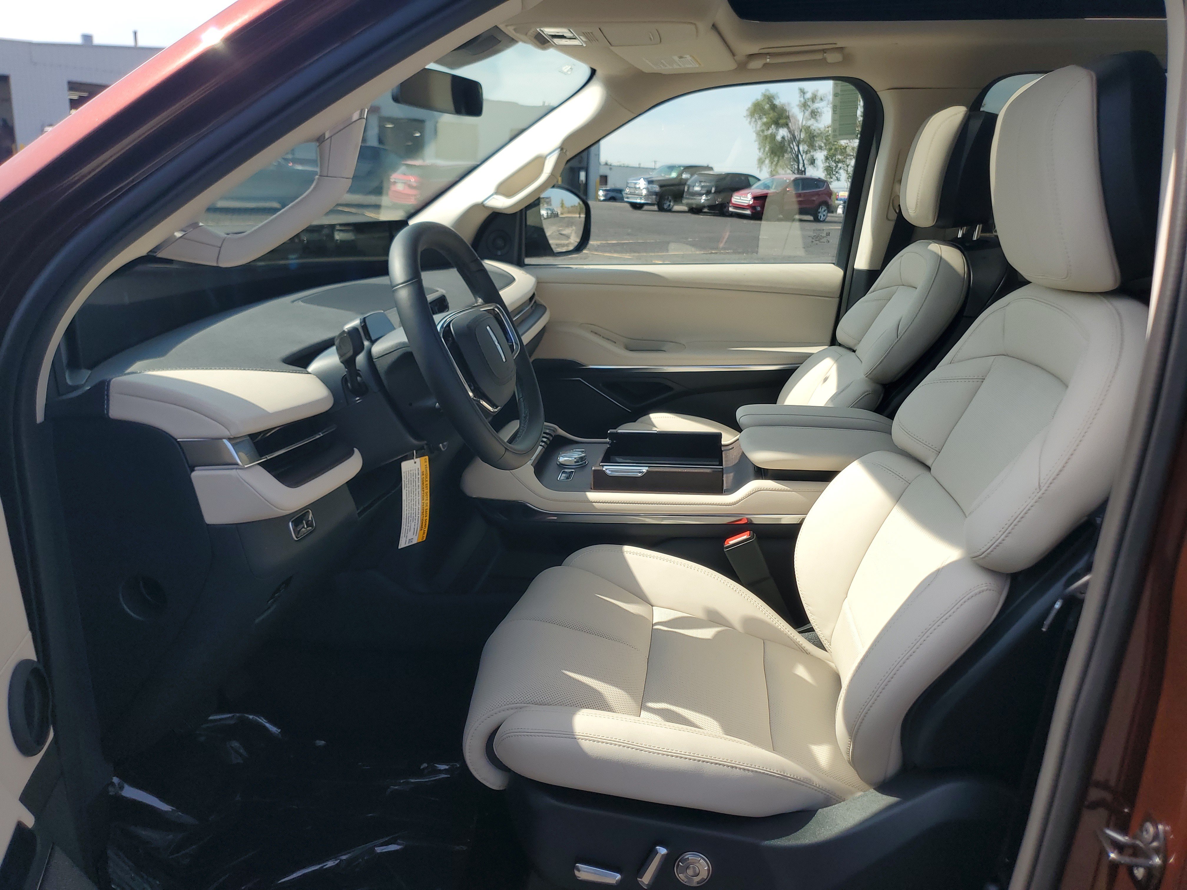 New 2027 Lincoln Navigator L Reserve AWD/4WD image 12