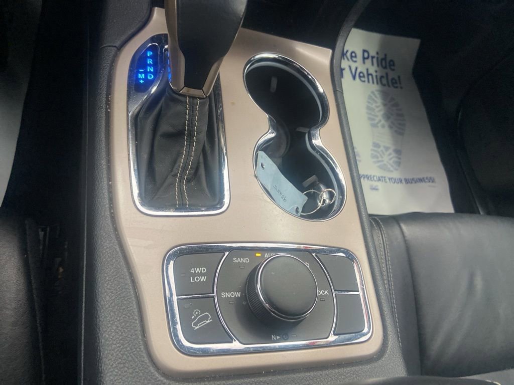 Used 2017 Jeep Grand Cherokee Limited image 32