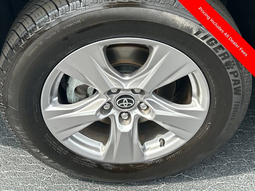 Used 2023 Toyota RAV4 XLE FWD image 24