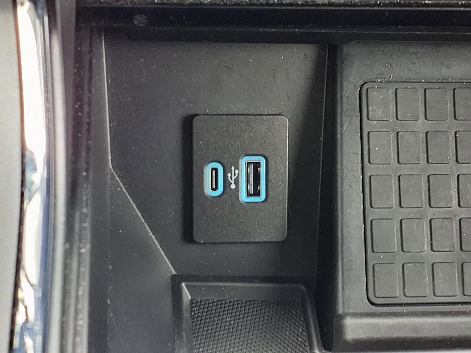 Used 2022 Ford F150 Lariat w/ Equipment Group 502A High AWD/4WD image 5