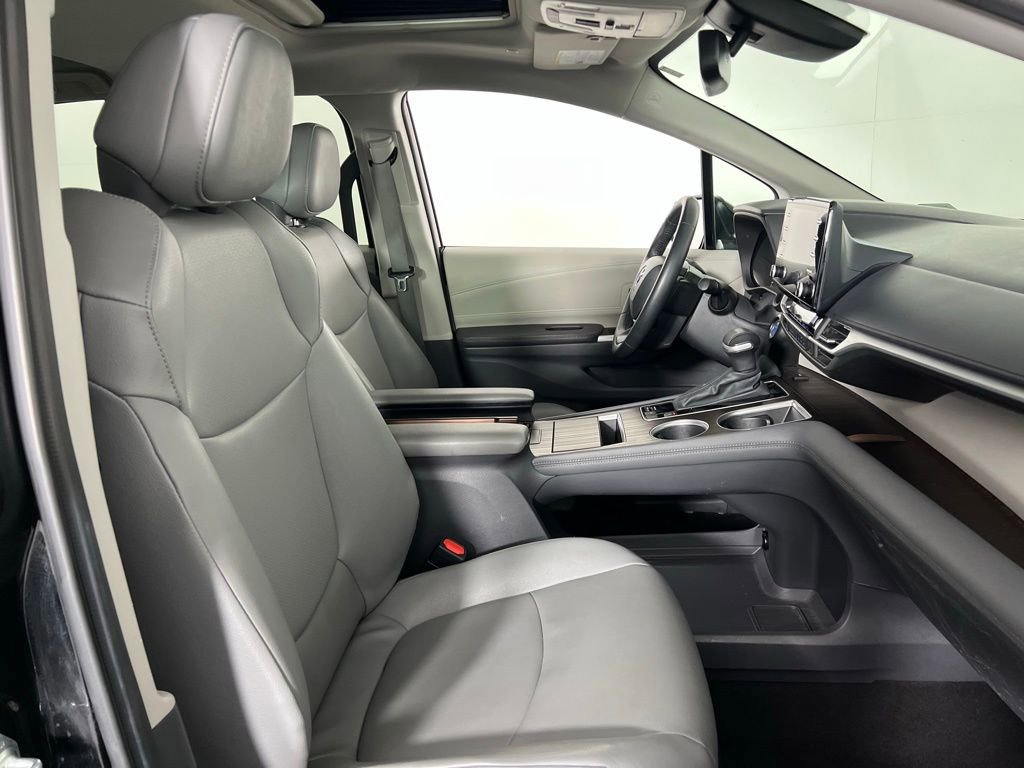 Used 2024 Toyota Sienna XLE image 34
