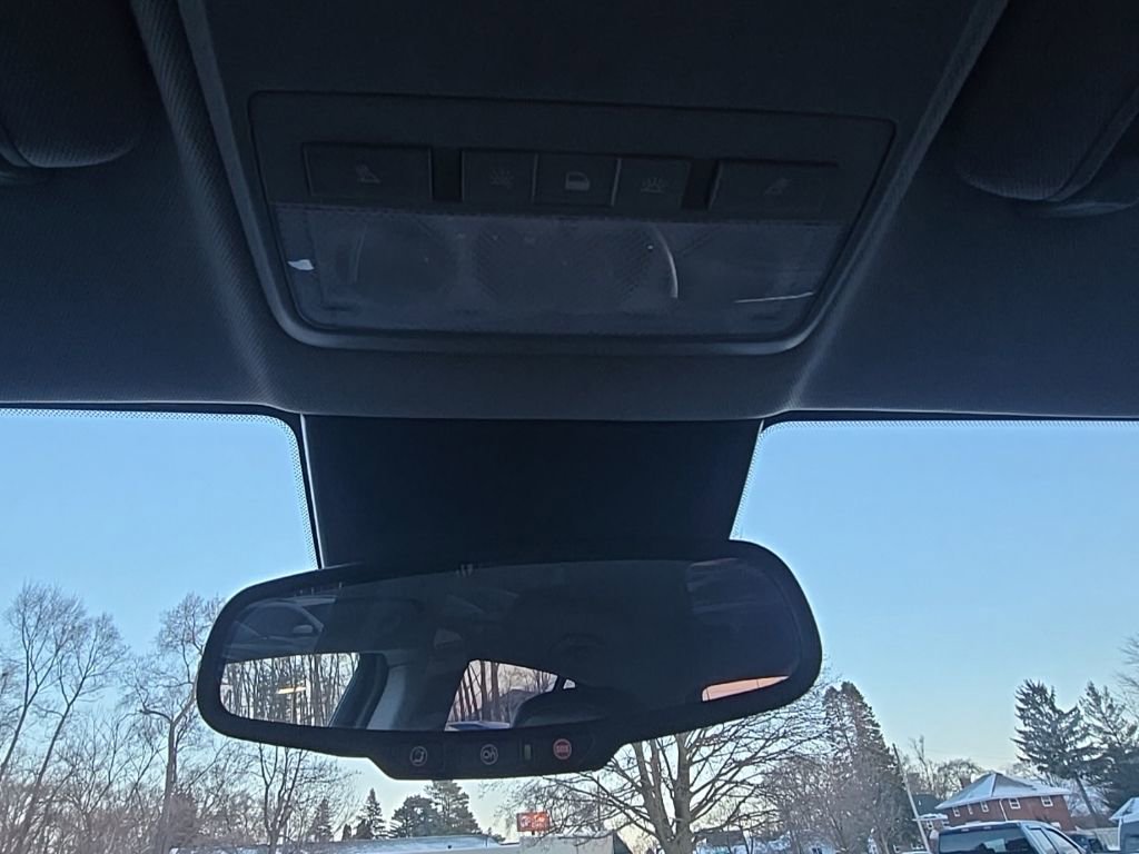 Certified 2022 Chevrolet Trax LT w/ LT Convenience Package image 24