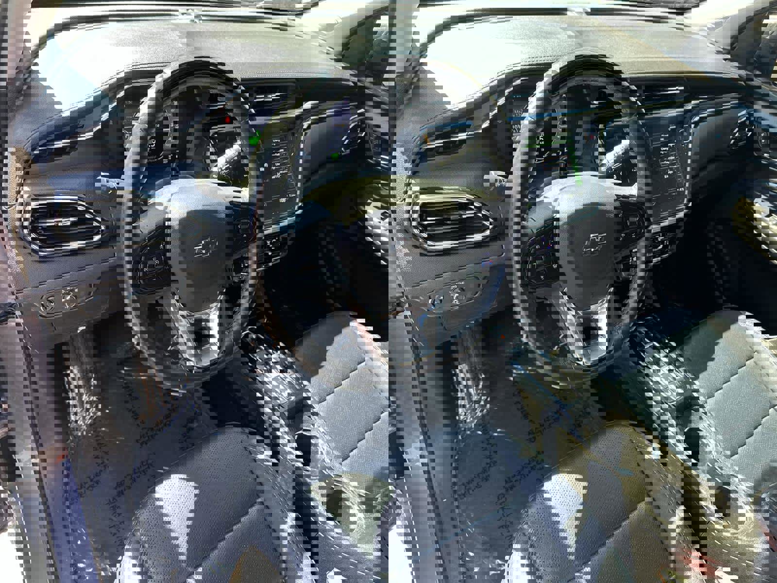 Used 2023 Chevrolet Bolt EUV Premier w/ Super Cruise Package image 2