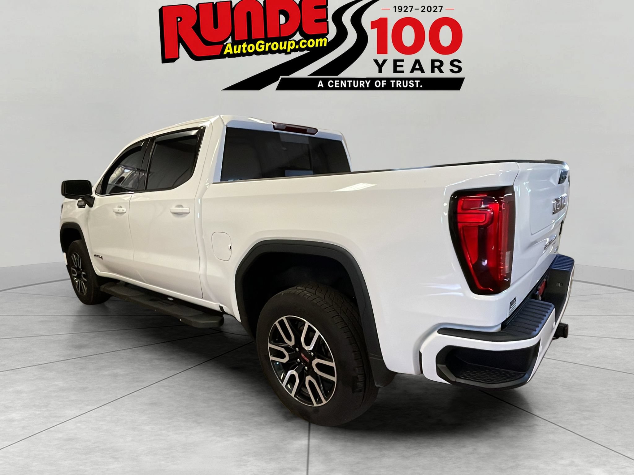 Used 2023 GMC Sierra 1500 AT4 w/ AT4 Preferred Package AWD/4WD image 4