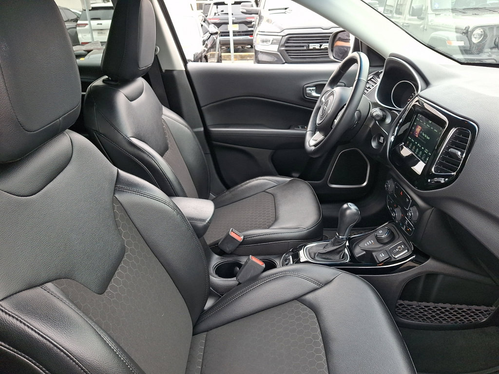 Used 2021 Jeep Compass Latitude image 11