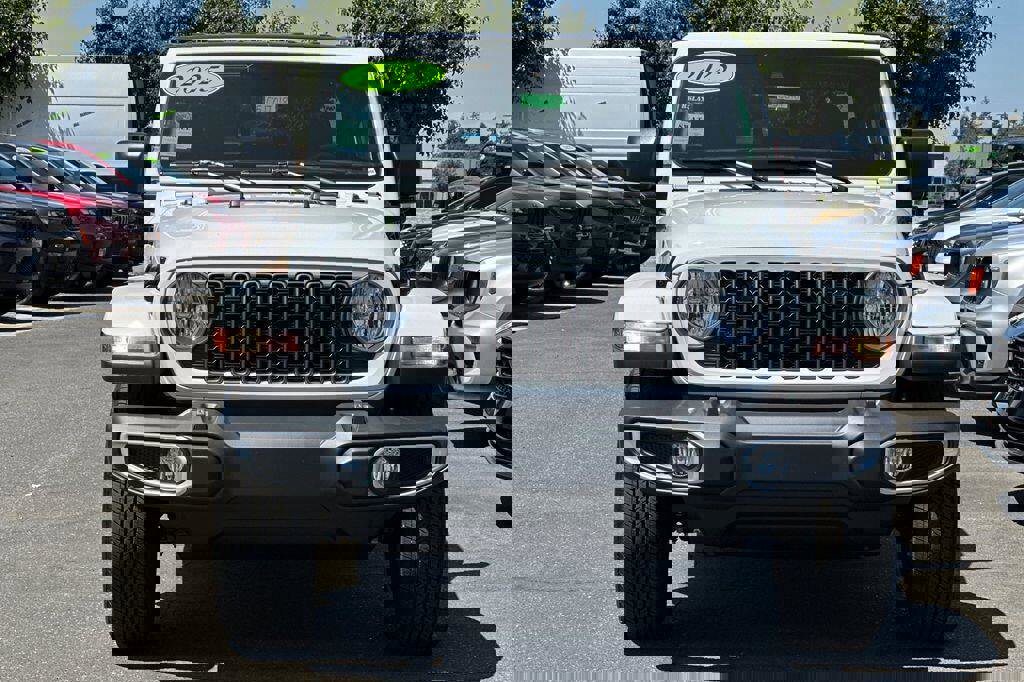 New 2025 Jeep Gladiator Sport image 6