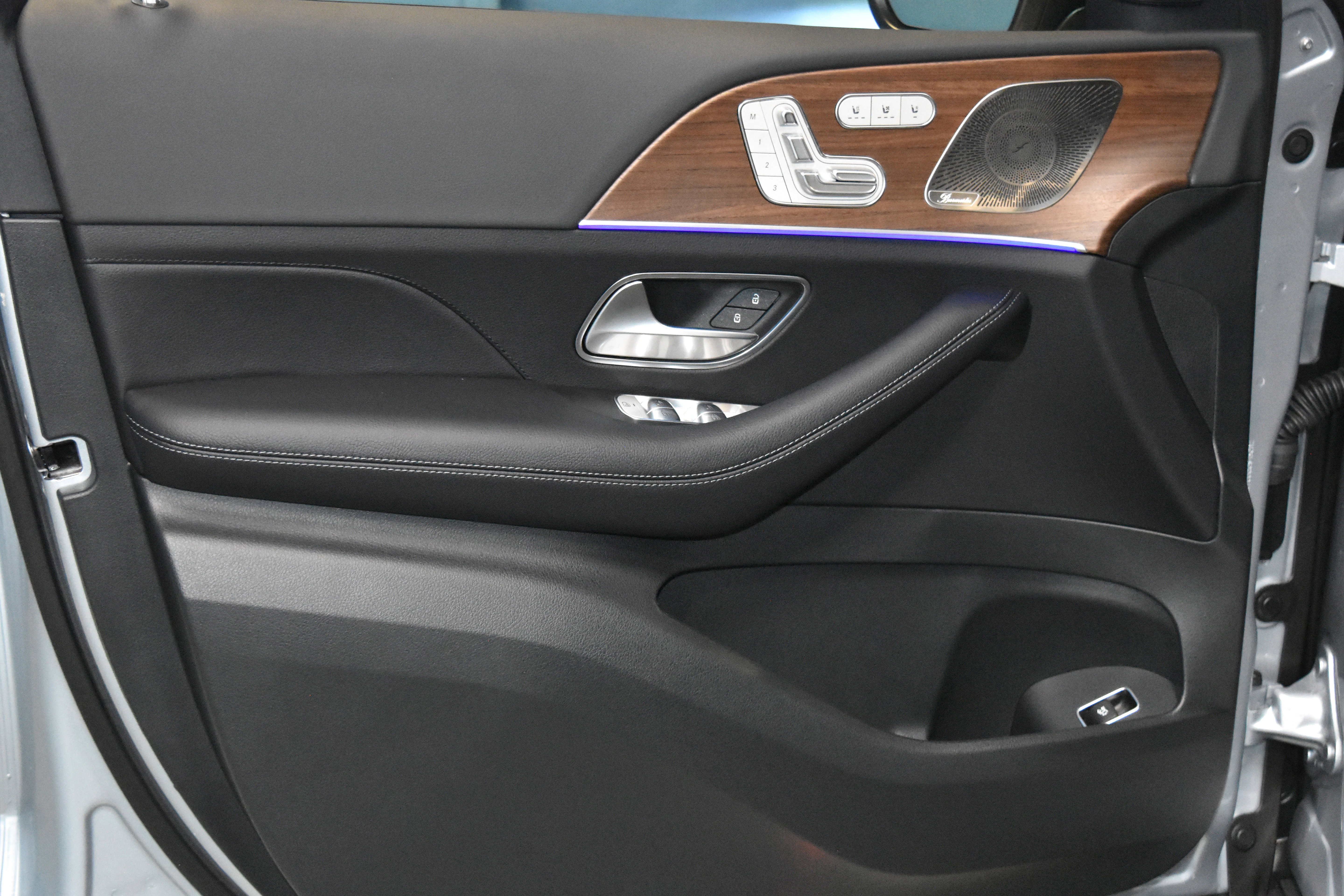 New 2026 Mercedes-Benz GLS 450 4MATIC image 3