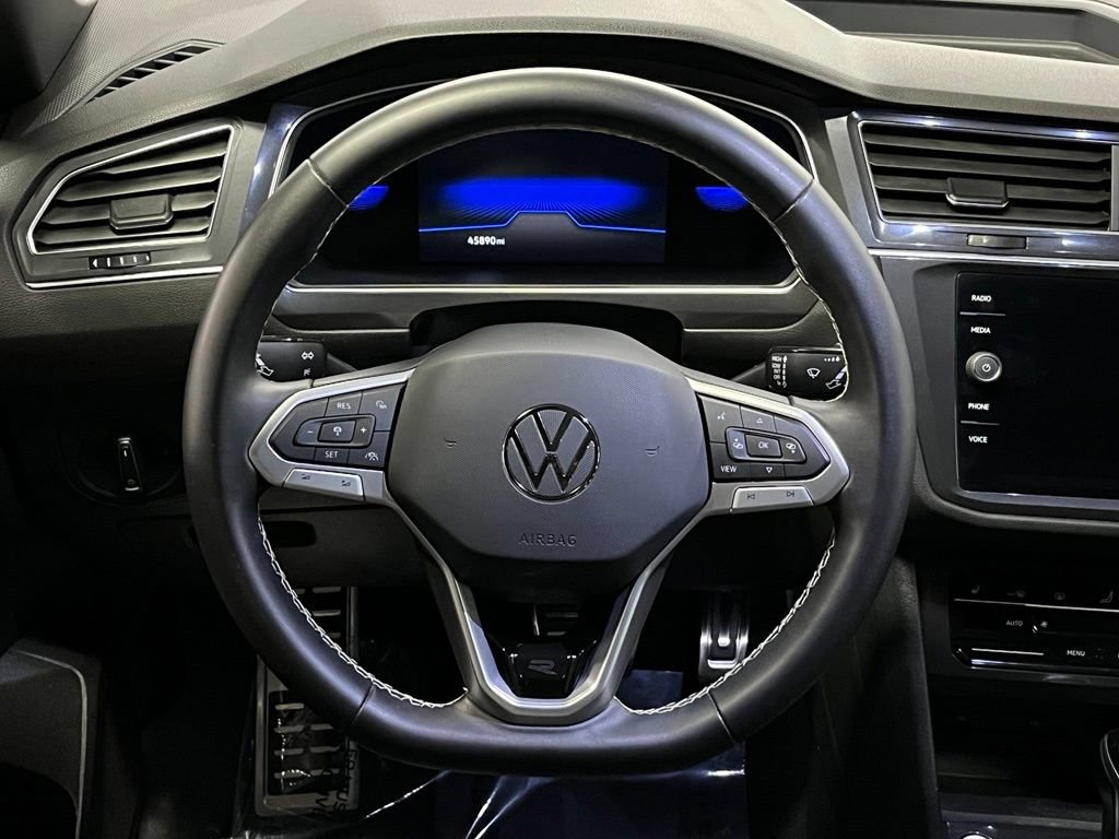 Certified 2023 Volkswagen Tiguan SE R-Line AWD/4WD image 9