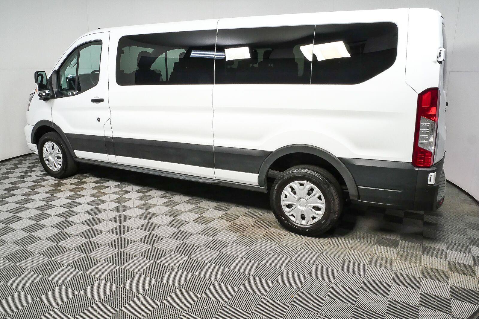 Used 2023 Ford Transit 350 XLT RWD image 22
