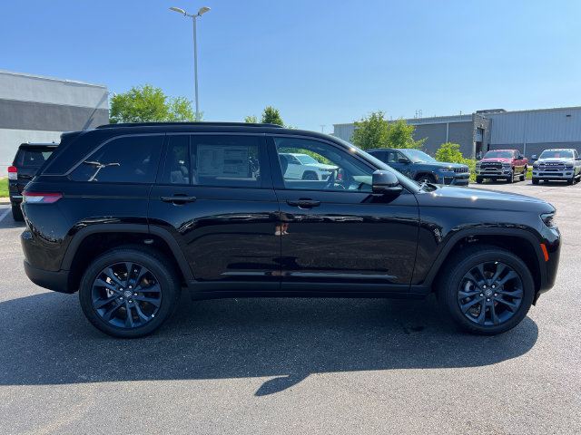 New 2026 Jeep Grand Cherokee Limited AWD/4WD image 9