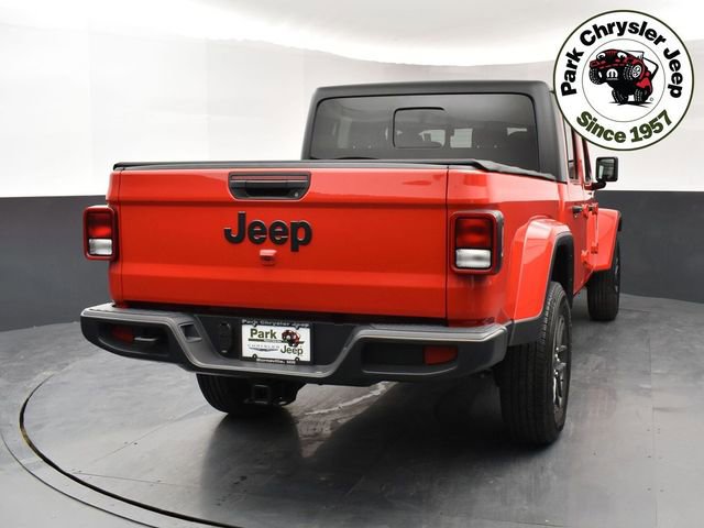 Used 2024 Jeep Gladiator Sport image 5