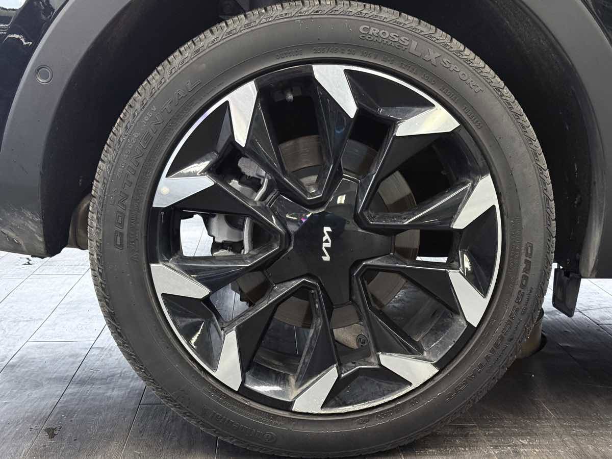 Used 2025 Kia Sorento SX image 41