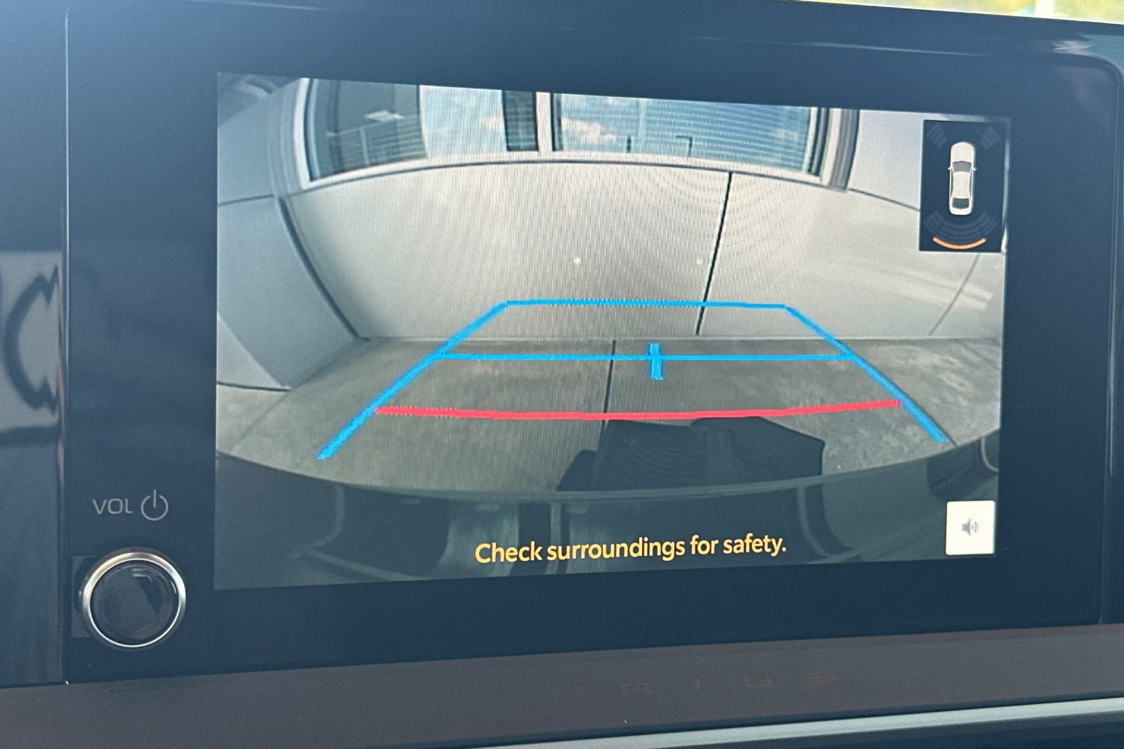 Used 2025 Toyota Prius LE FWD image 21