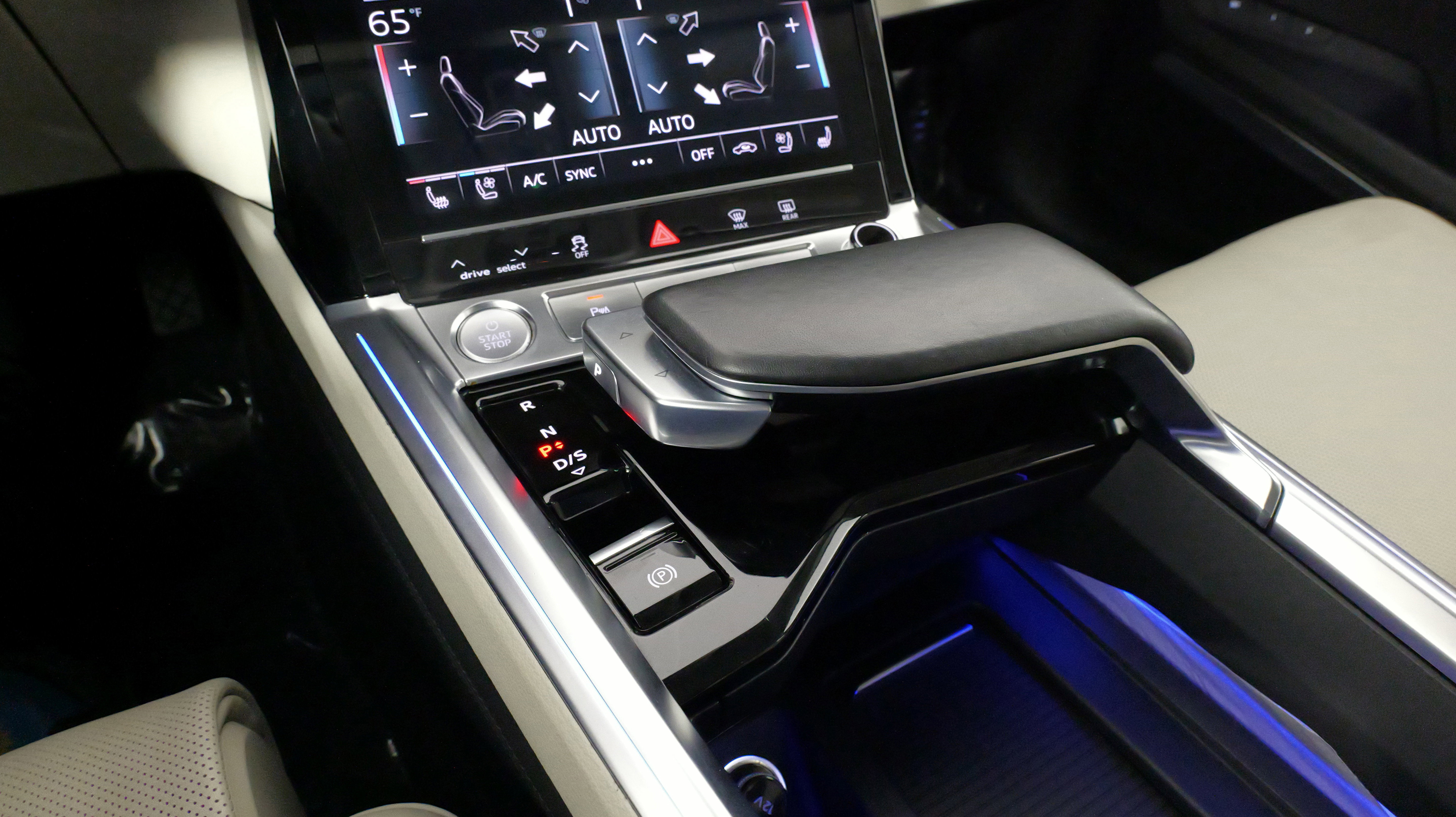 Used 2019 Audi e-tron Prestige w/ Prestige Package image 58