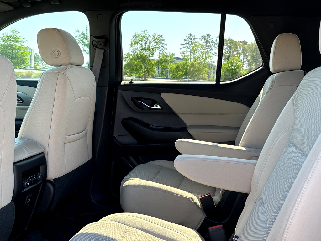 Used 2023 Chevrolet Traverse LT image 17