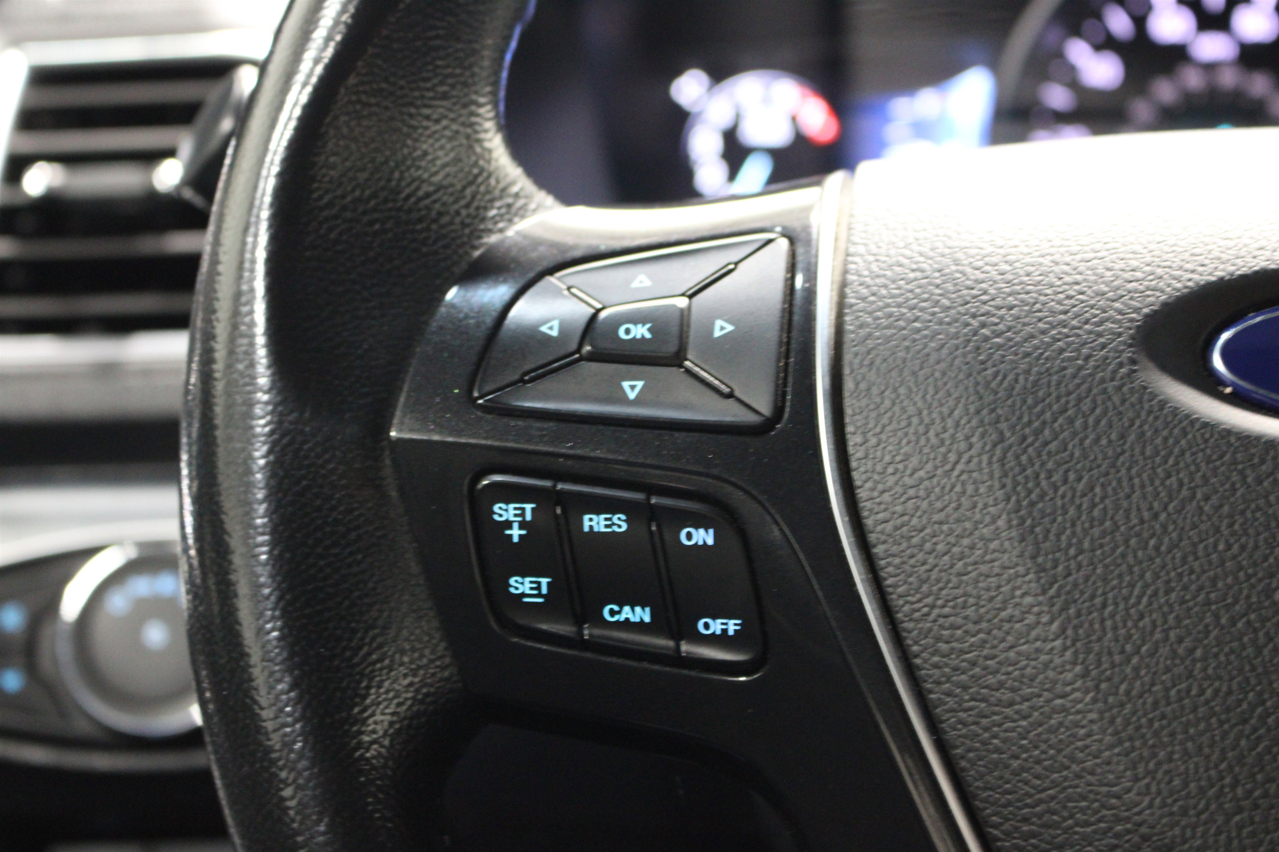 Used 2017 Ford Explorer Limited w/ Equipment Group 301A FWD image 12