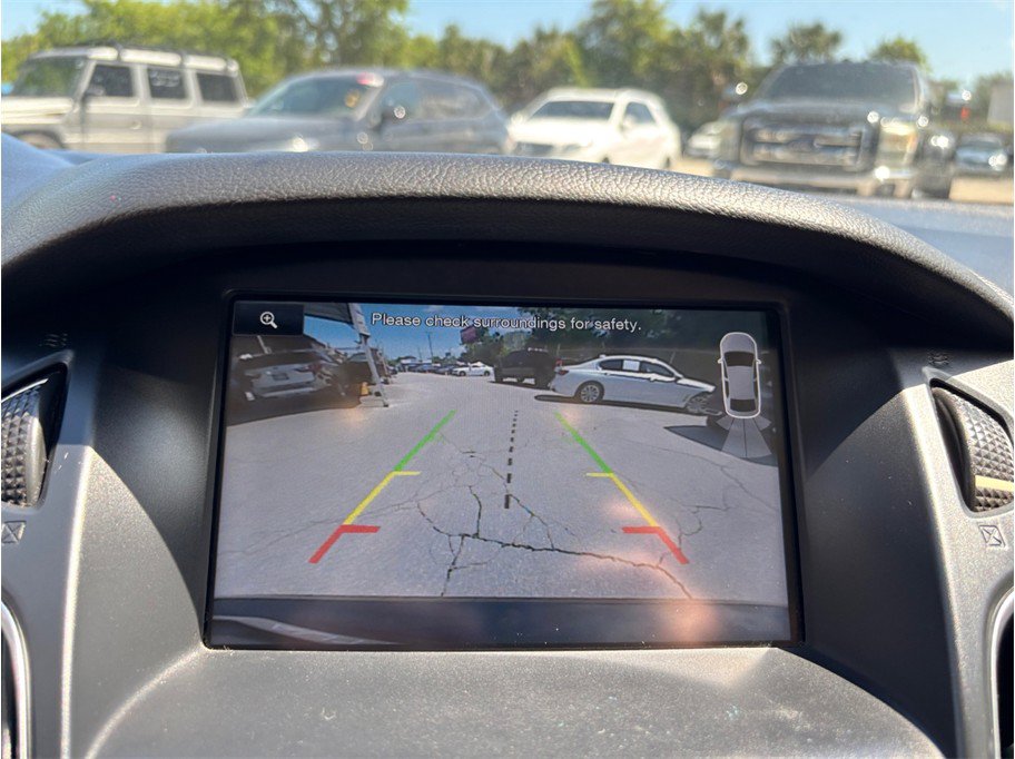 Used 2015 Ford Focus Titanium FWD image 25
