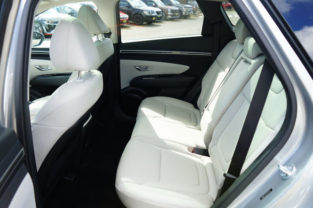 Certified 2023 Hyundai Tucson Limited AWD/4WD image 17
