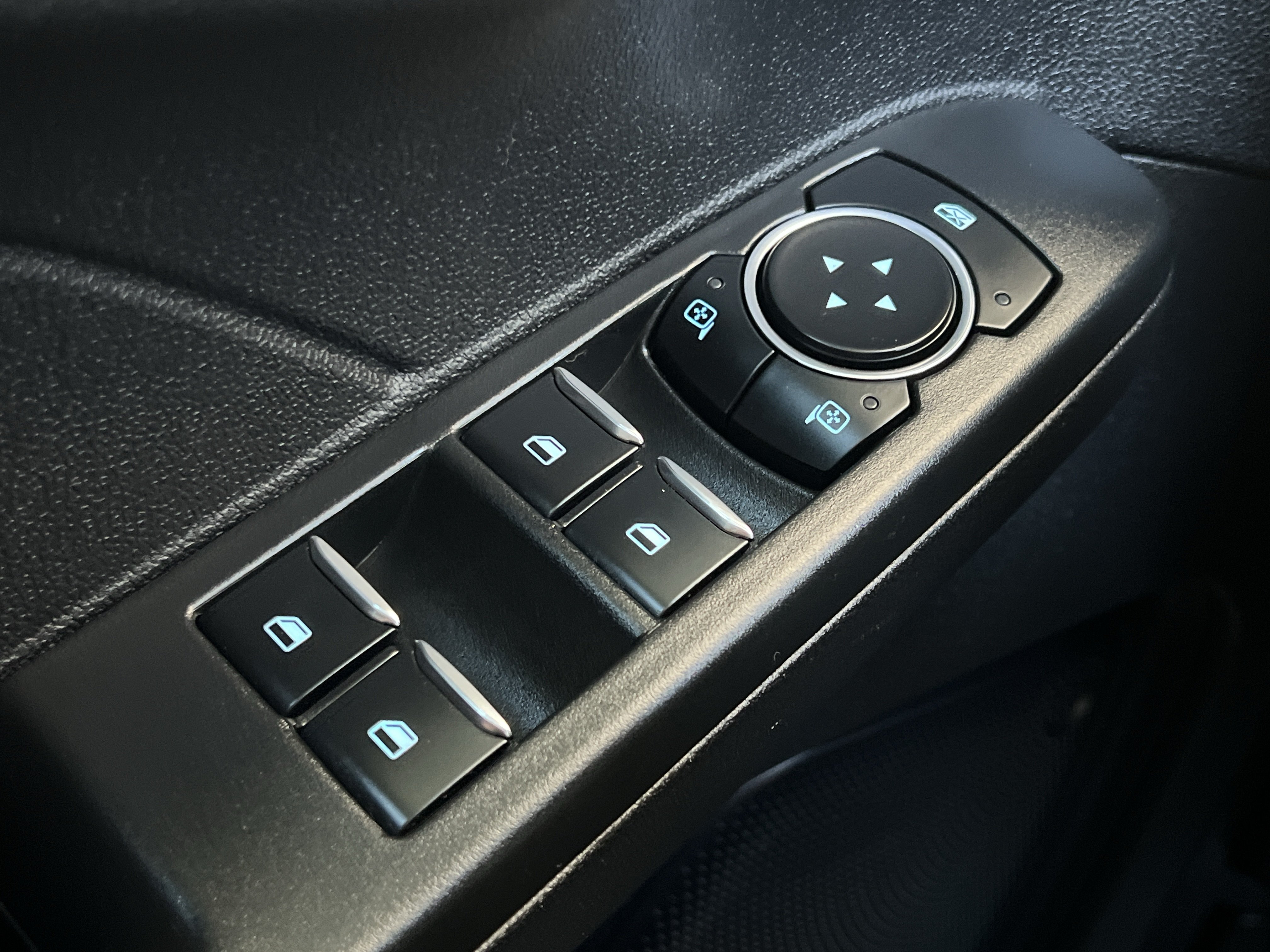 Used 2023 Ford Escape Platinum AWD/4WD image 41