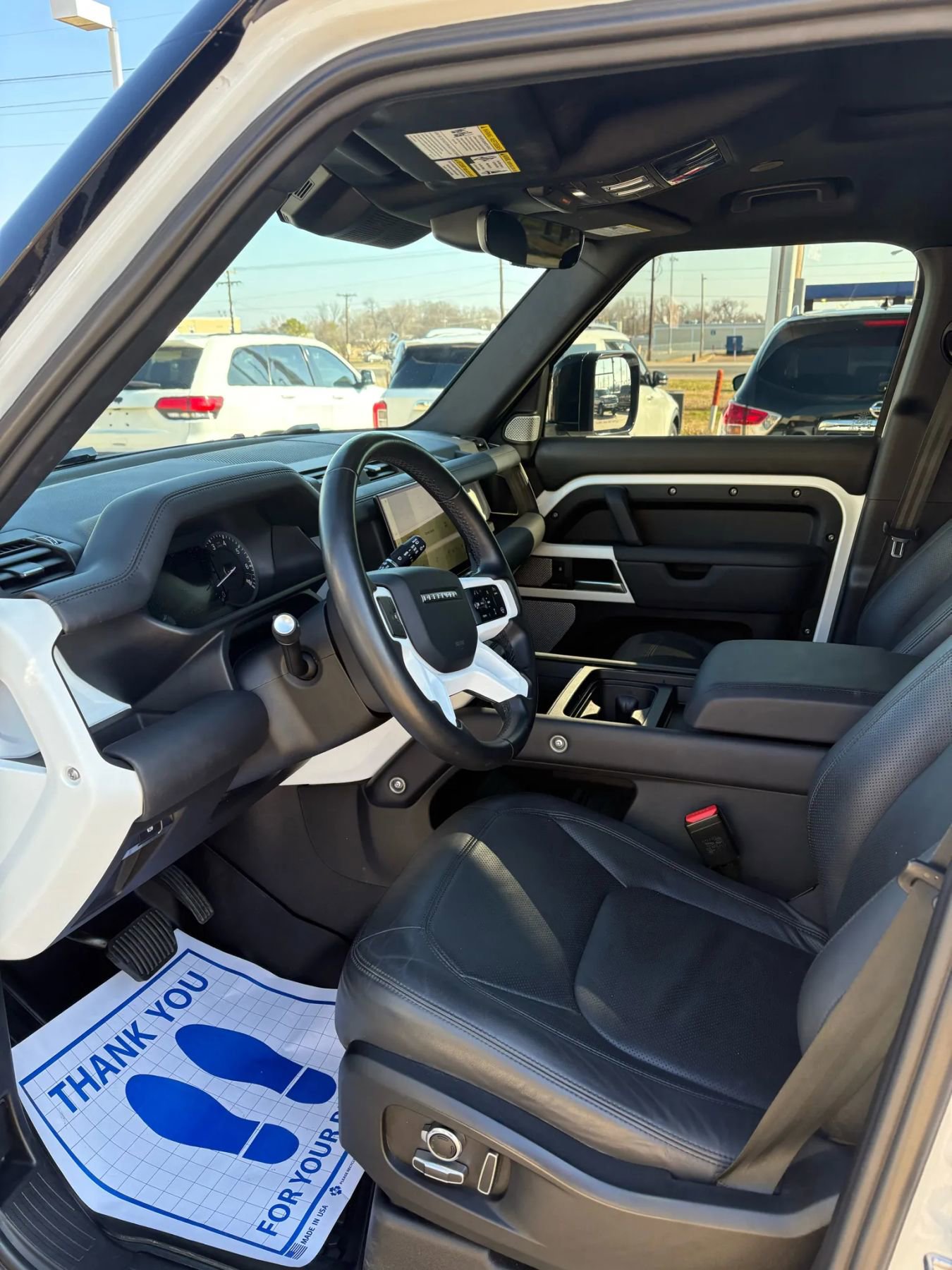 Used 2023 Land Rover Defender 130 SE AWD/4WD image 4