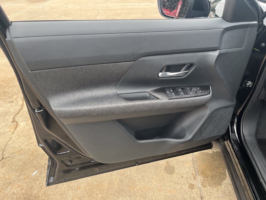 New 2027 Nissan Kicks SV AWD/4WD image 10