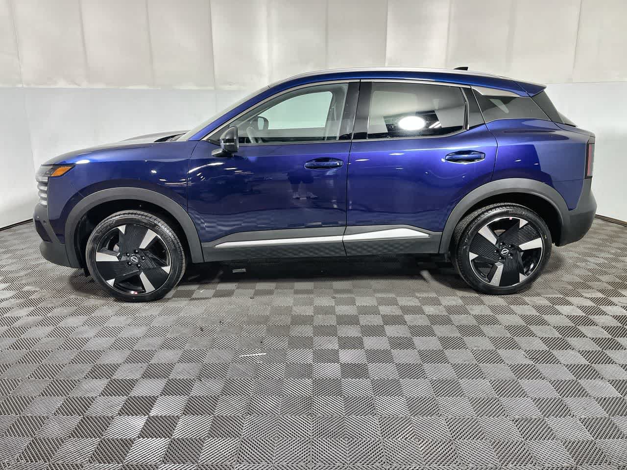 Used 2026 Nissan Kicks SR FWD image 5