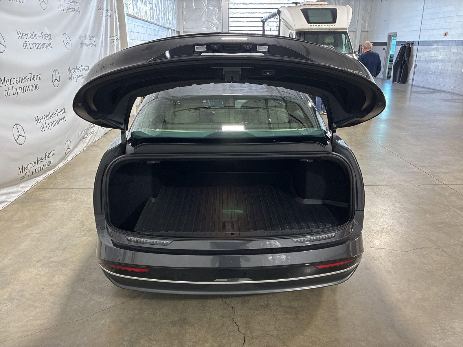 Used 2025 Lucid Air Touring image 6