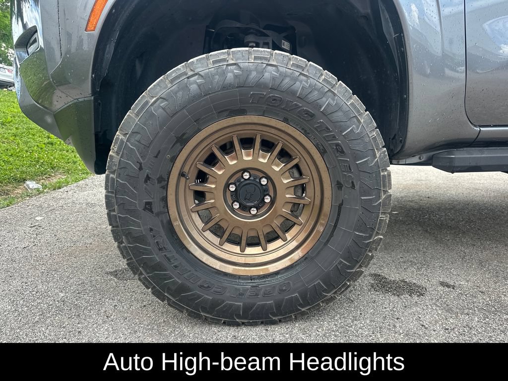 Used 2022 Nissan Frontier SV AWD/4WD image 10