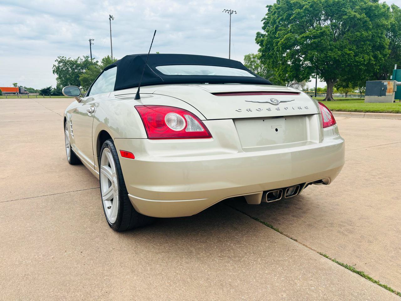 Used 2006 Chrysler Crossfire Limited RWD image 7