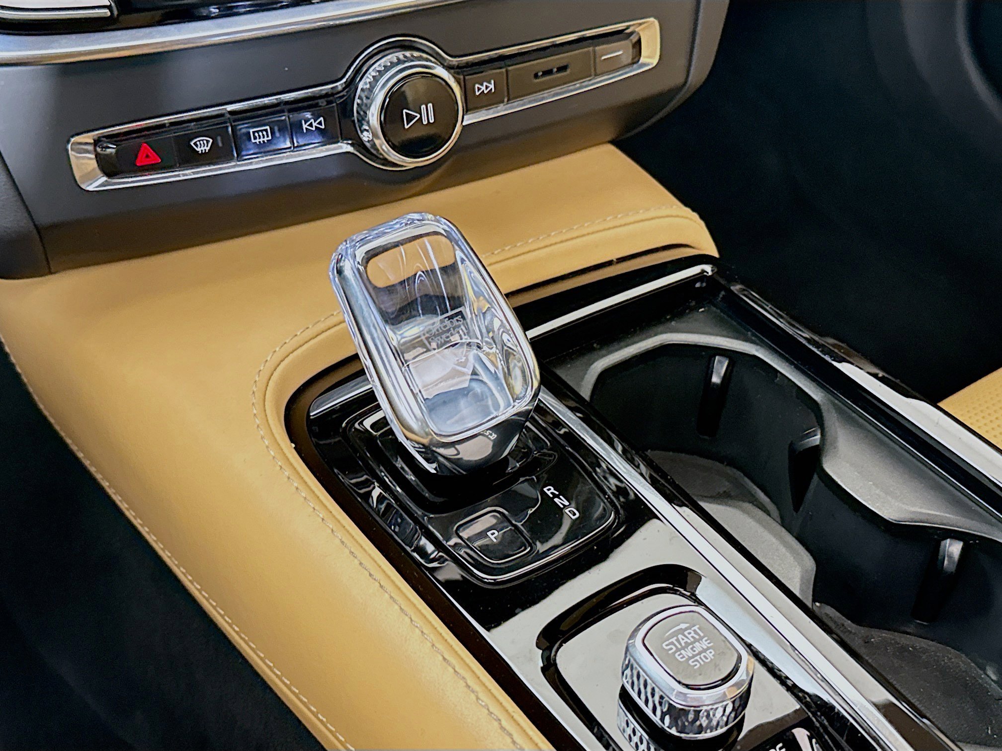 Used 2020 Volvo S90 T8 Inscription image 19