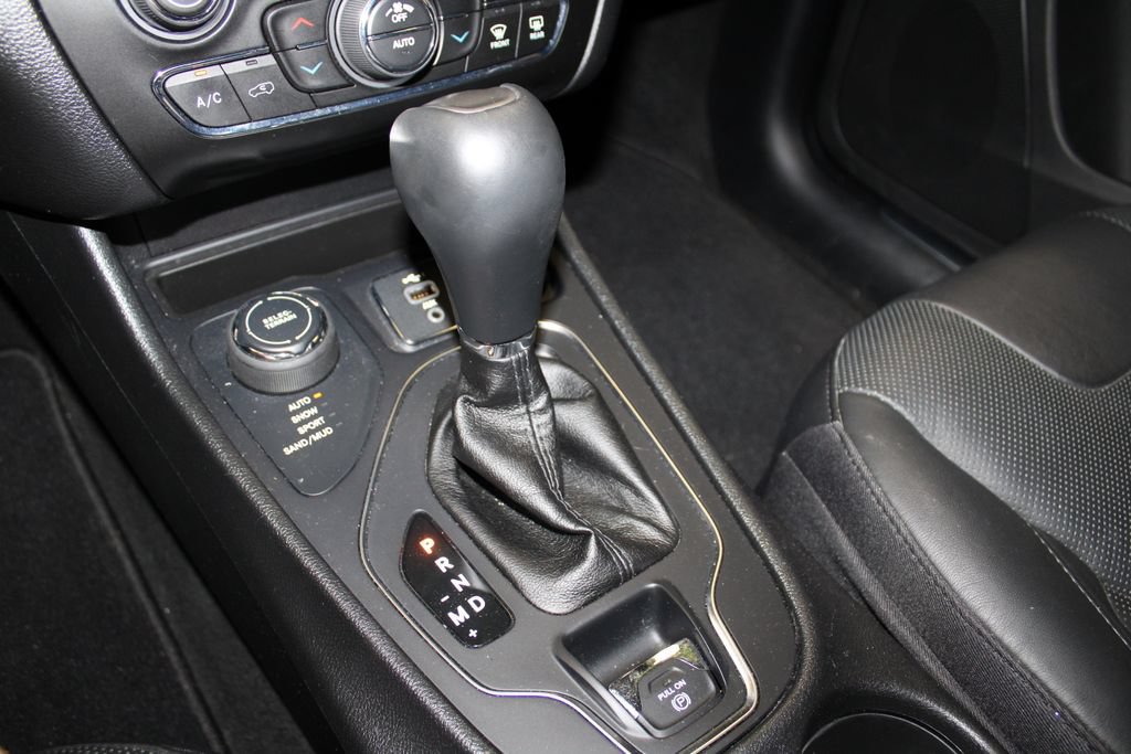 Certified 2020 Jeep Cherokee High Altitude AWD/4WD image 24