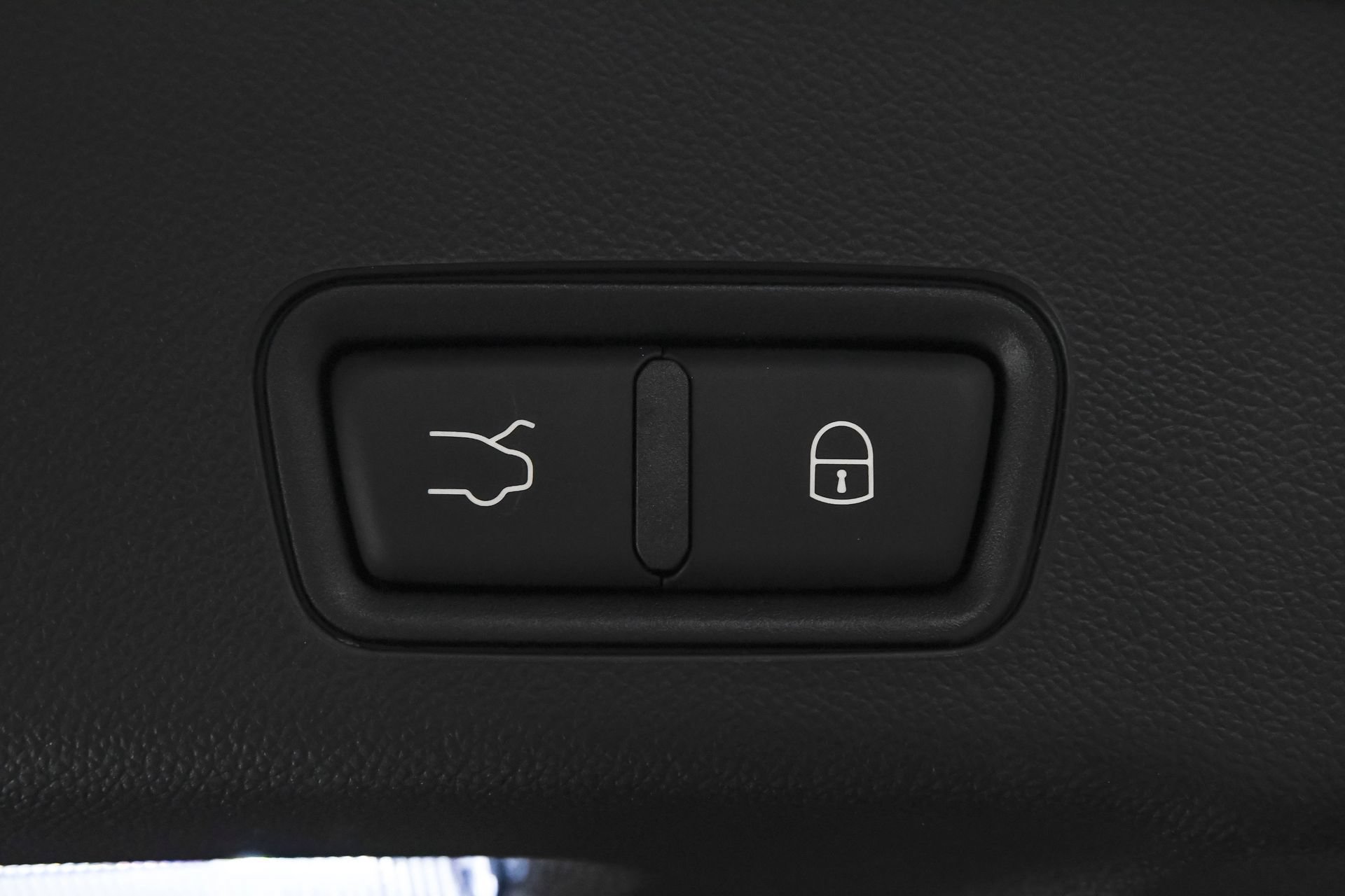 Used 2025 Maserati Grecale Modena AWD/4WD image 8