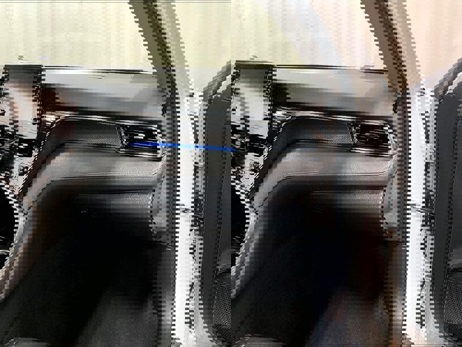 Used 2021 Toyota Camry XSE w/ Navigation Upgrade Package image 13