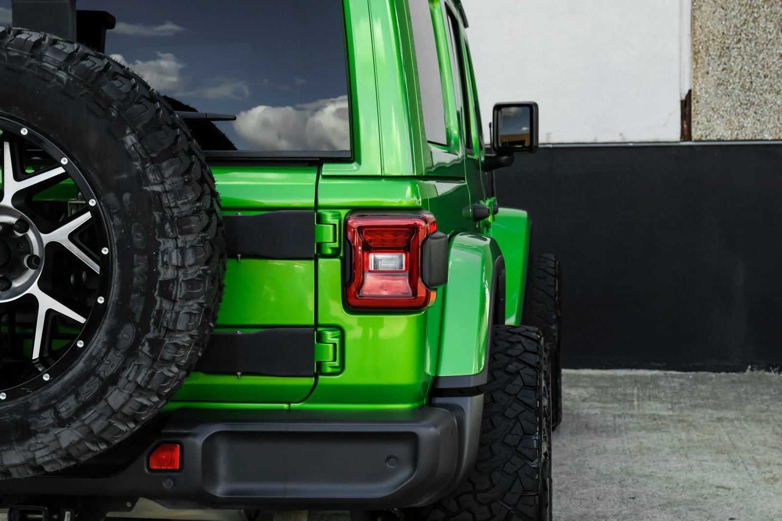Used 2019 Jeep Wrangler Unlimited Sahara AWD/4WD image 46